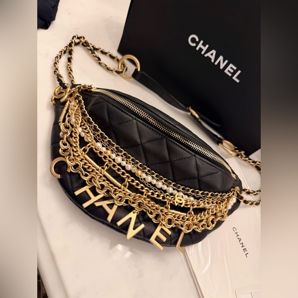 CHANEL BELT BAG - Picture 4 of 7